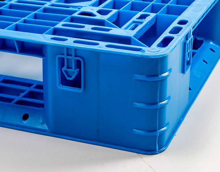 1111 Vented Deck Full Perimeter Plastic Pallet