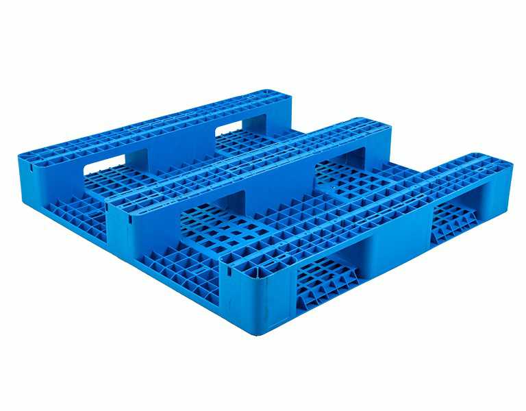 1111 Vented Deck 3-Runner Plastic Pallet