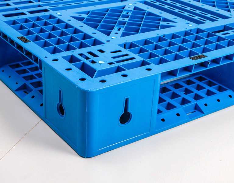 1111 Vented Deck Full Perimeter Heavy-Duty Plastic Pallet