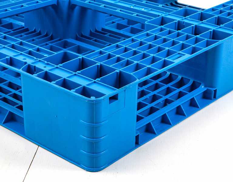 1210 Vented Deck Full Perimeter Heavy-Duty Plastic Pallet