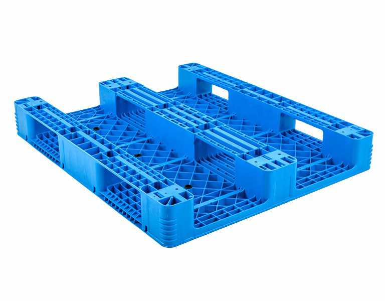 1210 Vented Deck 3-Runner Plastic Pallet