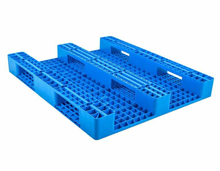 1311 Vented Deck 3-Runner Plastic Pallet